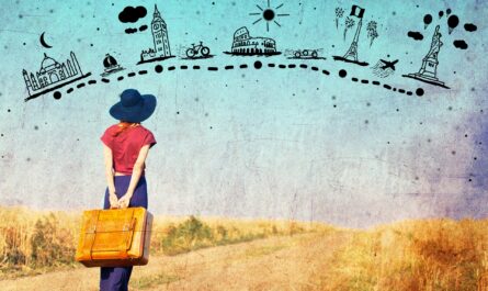 Frau mit Koffer auf Reisetraumweg | Emirates First Class