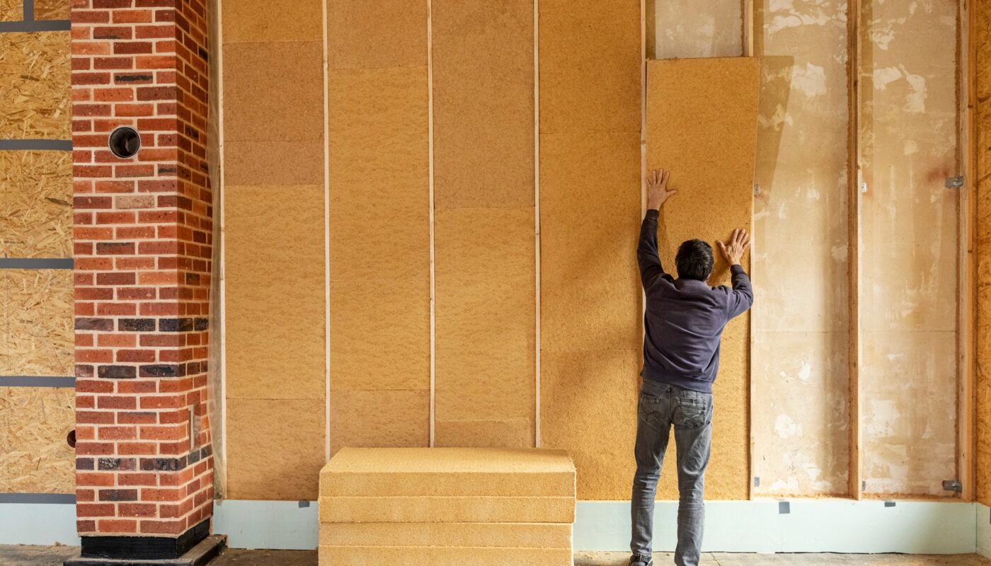 Hauswand wird mit Holzfaserplatten gedämmt | Treppe Lift